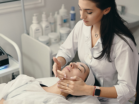 SEECETHAR conquista reajuste salarial, assistência telemedicina e plano odontológico para empregados em estética e cosmetologia