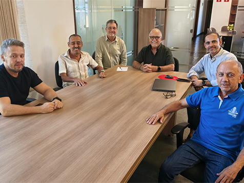 SEECETHAR participa de reunião estratégica com entidades do setor condominial em Americana